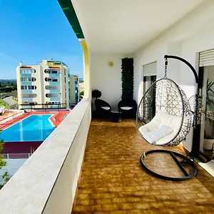 Parque De Amendoeiras Apartment