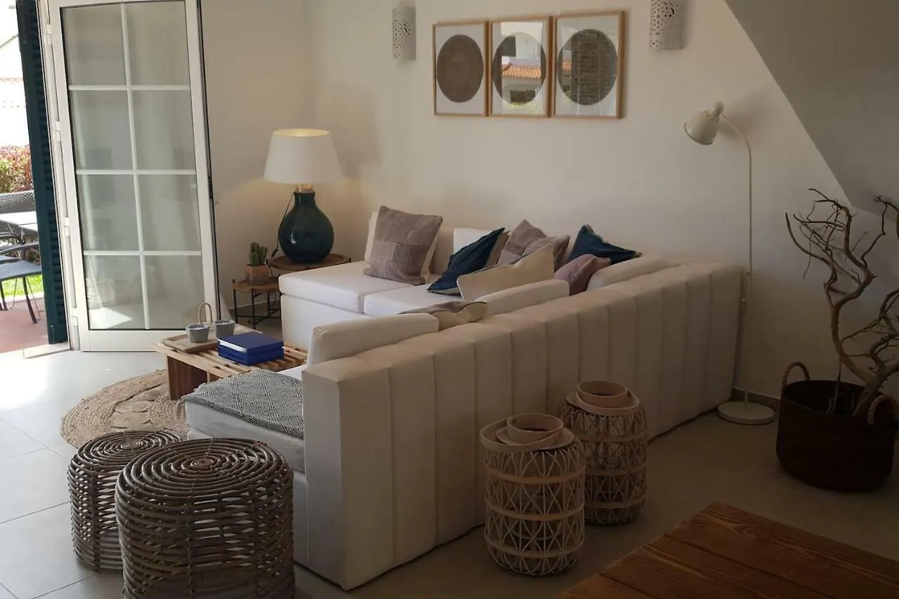 Old Village Design 3 Bedroom Townhouse 빌라모라
