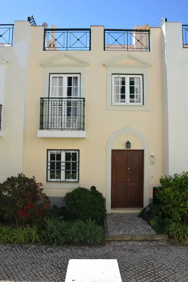 펜션 Old Village Design 3 Bedroom Townhouse 빌라모라